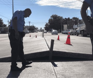 Se levanta el concreto hidráulico y provoca daño a vehículos