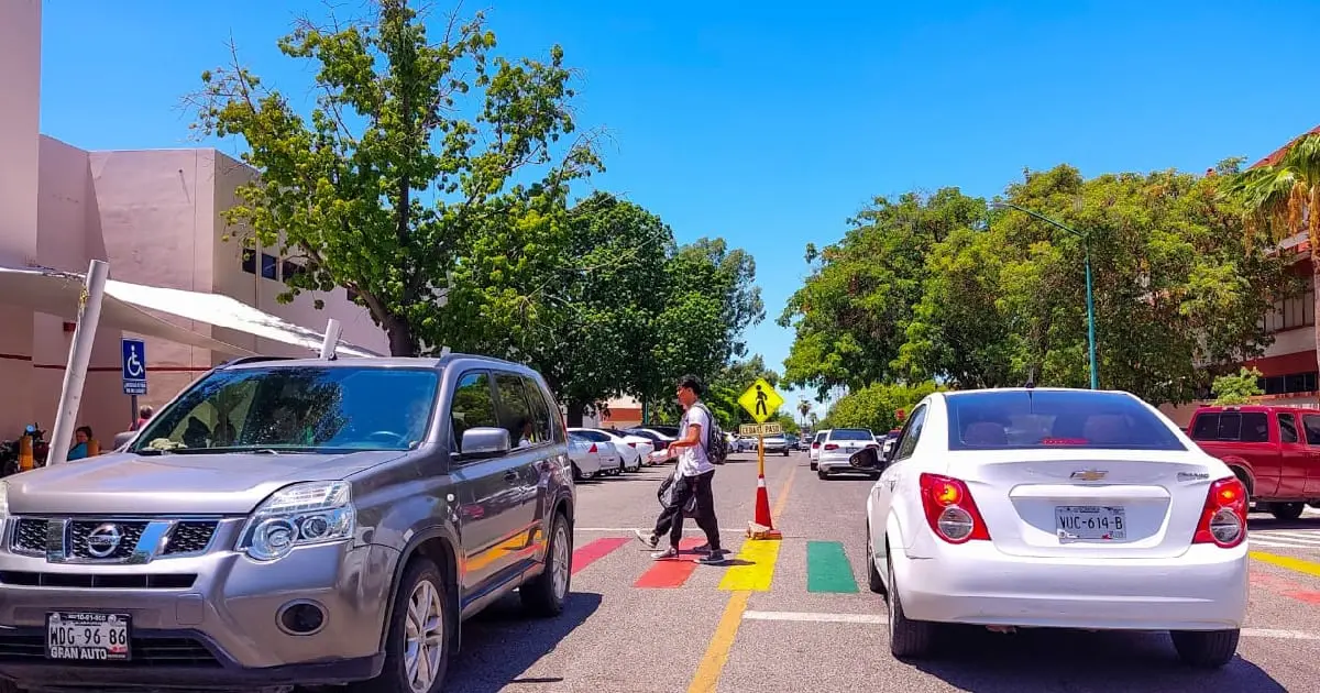 Operativos mitigan caos vehicular en el regreso a clases de la Unison