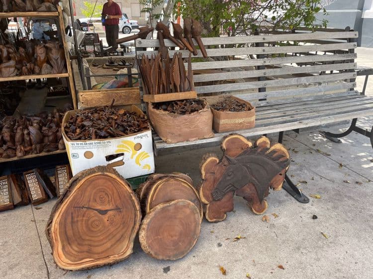 Figuras de palo fierro, una tradición con más de 40 años en Hermosillo