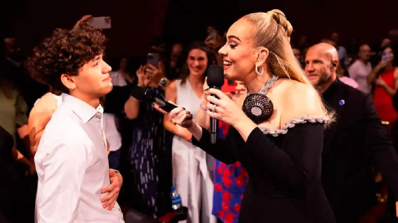 Video | Adele le canta a hermosillense en su cumpleaños