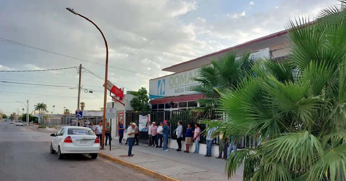 Se manifiestan vecinos de Bahuises en Oomapasn; buscan solución al problema