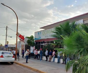 Se manifiestan vecinos de Bahuises en Oomapasn; buscan solución al problema