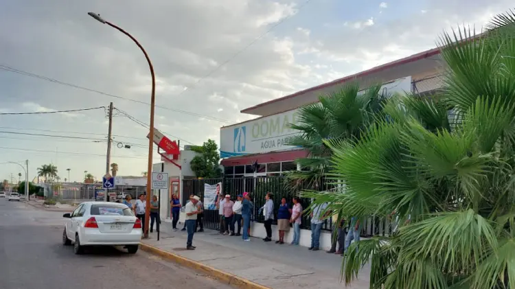Vecinos de Bahuises se manifiestan por falta de agua (Foto:John Castellón/EXPRESO)