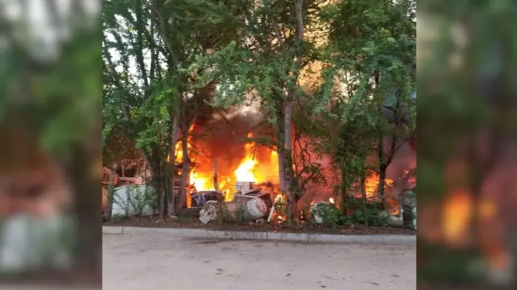Incendio consume taller de lavadoras en Álamos (Foto:John Castellón/EXPRESO)