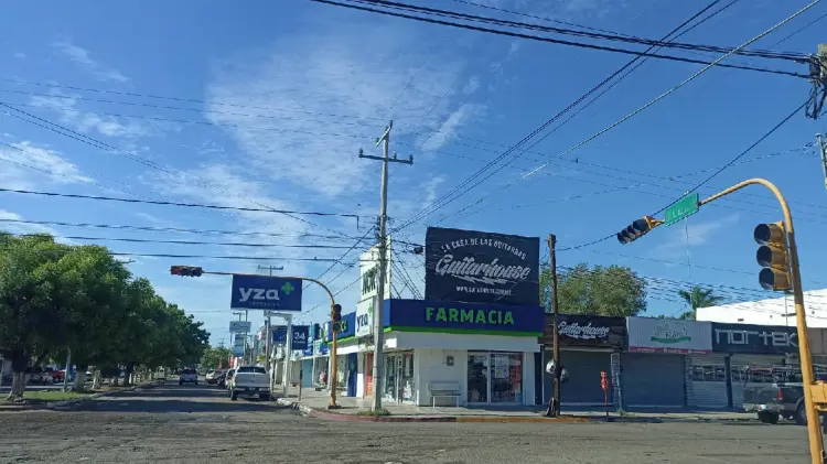 Piden Navojoenses reparar semáforos en mal estado (Foto: John Castellón/EXPRESO)