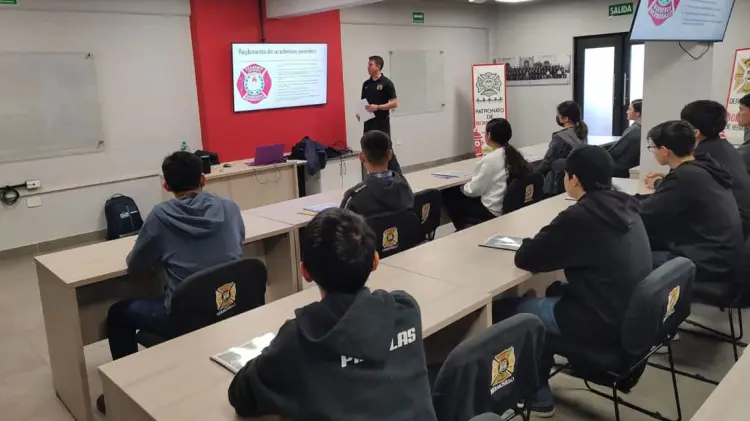 Hay 16 vacantes para el puesto de bombero de línea. (Foto: Especial / EXPRESO)