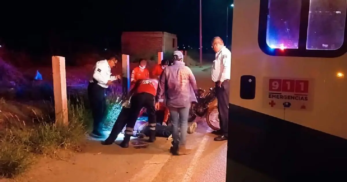 Hombre perdió la vida al caer de motocicleta en la colonia Tierra Blanca