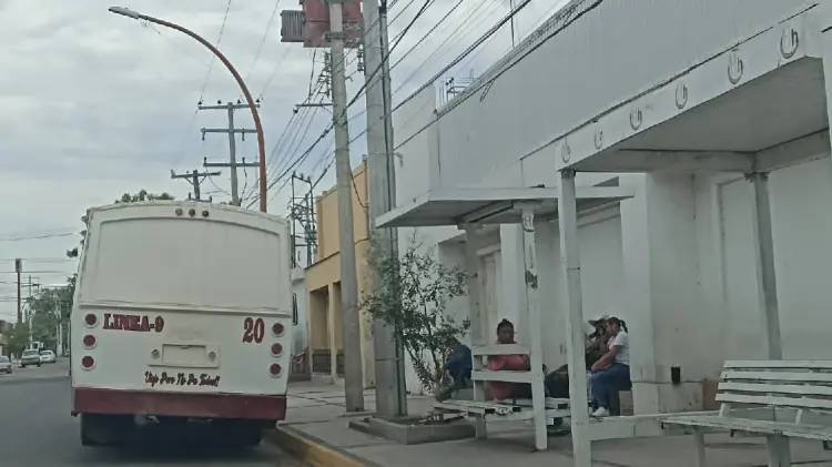Usuarias del transporte piden reubicar parada de camión en Navojoa (Foto:John Castellón/EXPRESO)