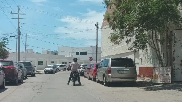 Ciclistas y motociclistas vulnerables por falta de infraestructura (Foto:Blanca Ruelas/EXPRESO)