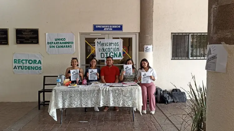 Estudiantes Unison se manifiestan para mejores condiciones (Foto:Alberto Duarte/EXPRESO)