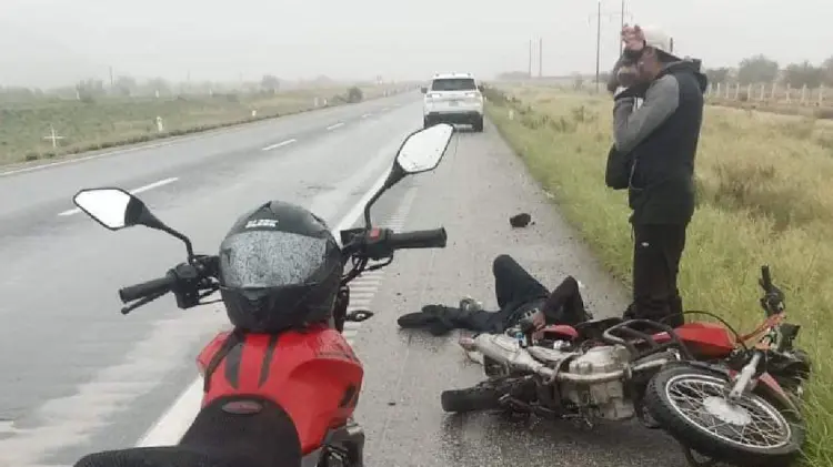 Motociclista lesionado al ser impactado por trailer en Hermosillo-Nogales (Foto:Tadeo Cruz/EXPRESO)