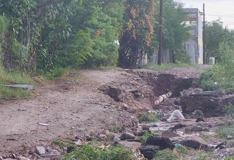 Vecinos de la Mocuzarit piden ayuda para poder salir de sus casas
