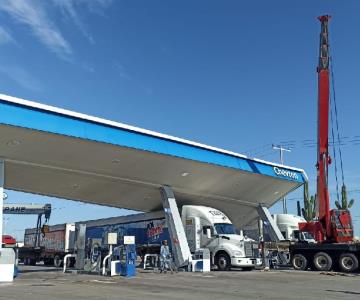 Sorpresiva tormenta dañó techo de gasolinera de Navojoa