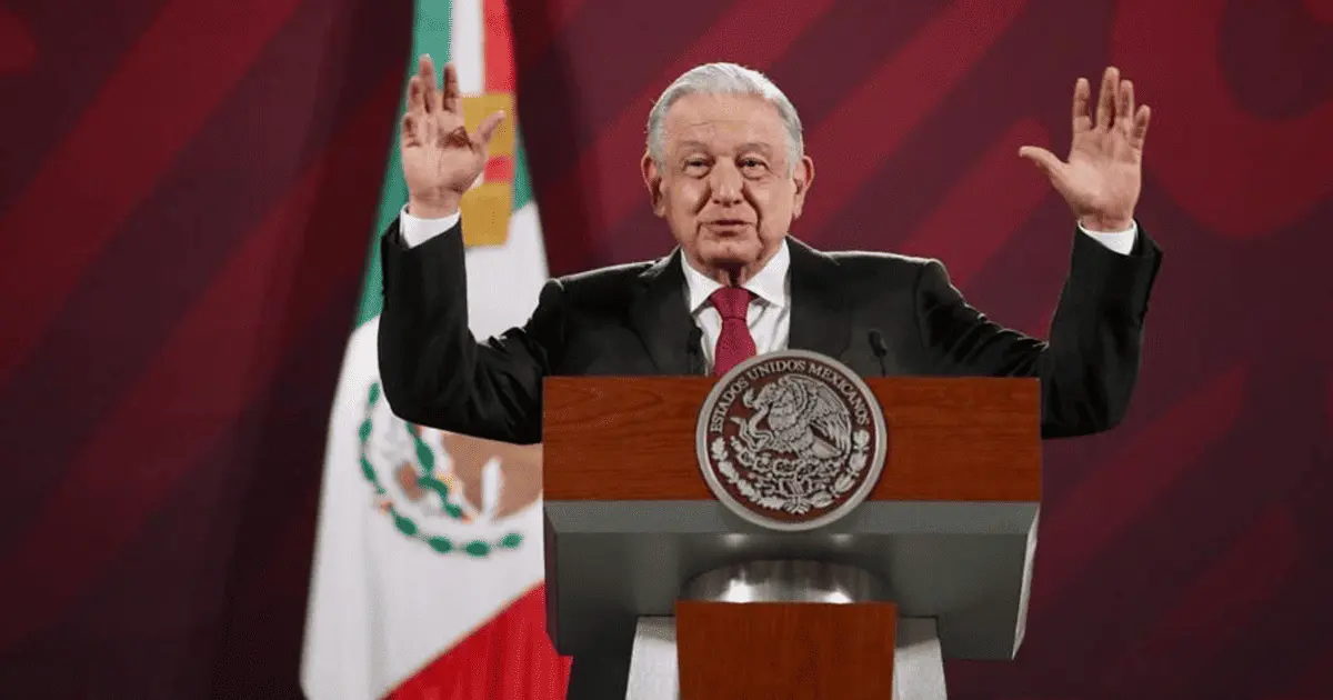 AMLO califica los nuevos libros de texto: Con errores, pero no como antes