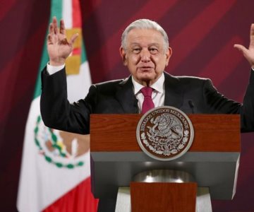 AMLO califica los nuevos libros de texto: Con errores, pero no como antes