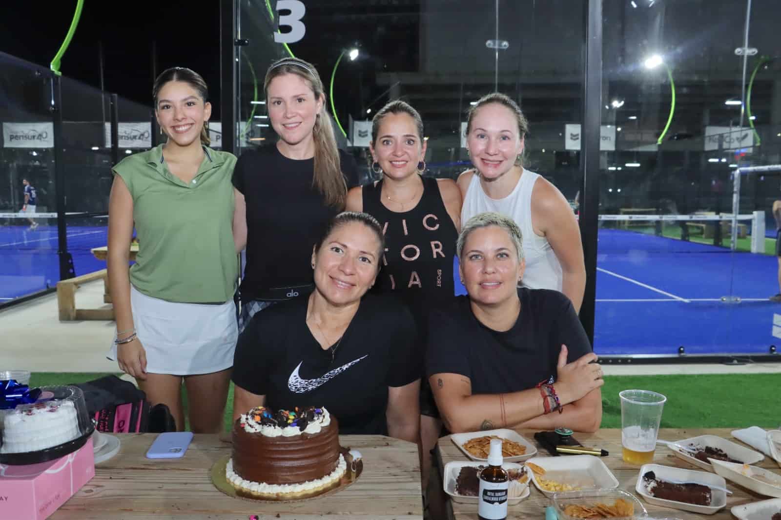 Practican su deporte favorito en DUO Padel Park
