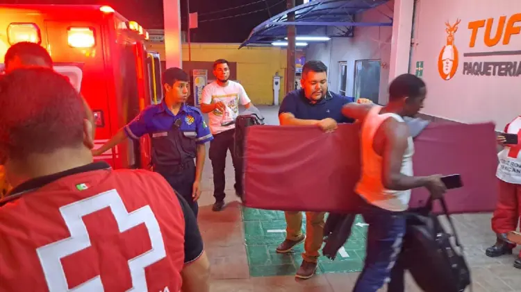 Cruz Roja atendió a grupo de migrantes africanos en Empalme (Foto:Especial/EXPRESO)