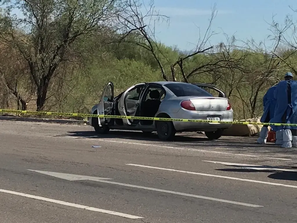 Hallan cuerpo sin vida dentro de un automóvil en colonia Benito Juárez