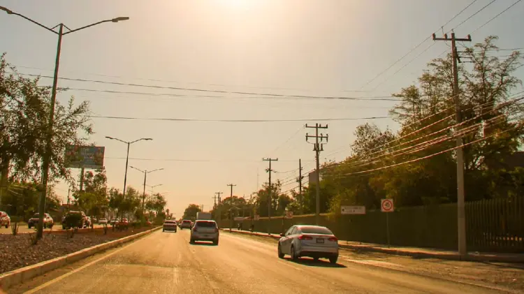 El calor se mantiene presente en Hermosillo. (Foto: Cristian Ruiz/EXPRESO)