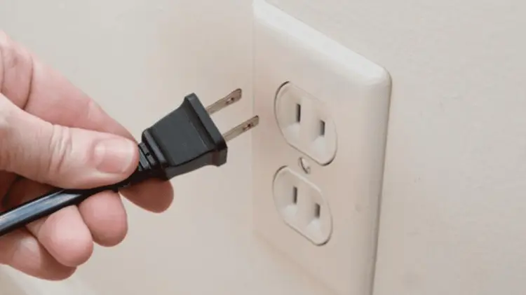 La Profeco retirará dos modelos de clavijas por el peligro que representan. (Foto: Especial/EXPRESO)