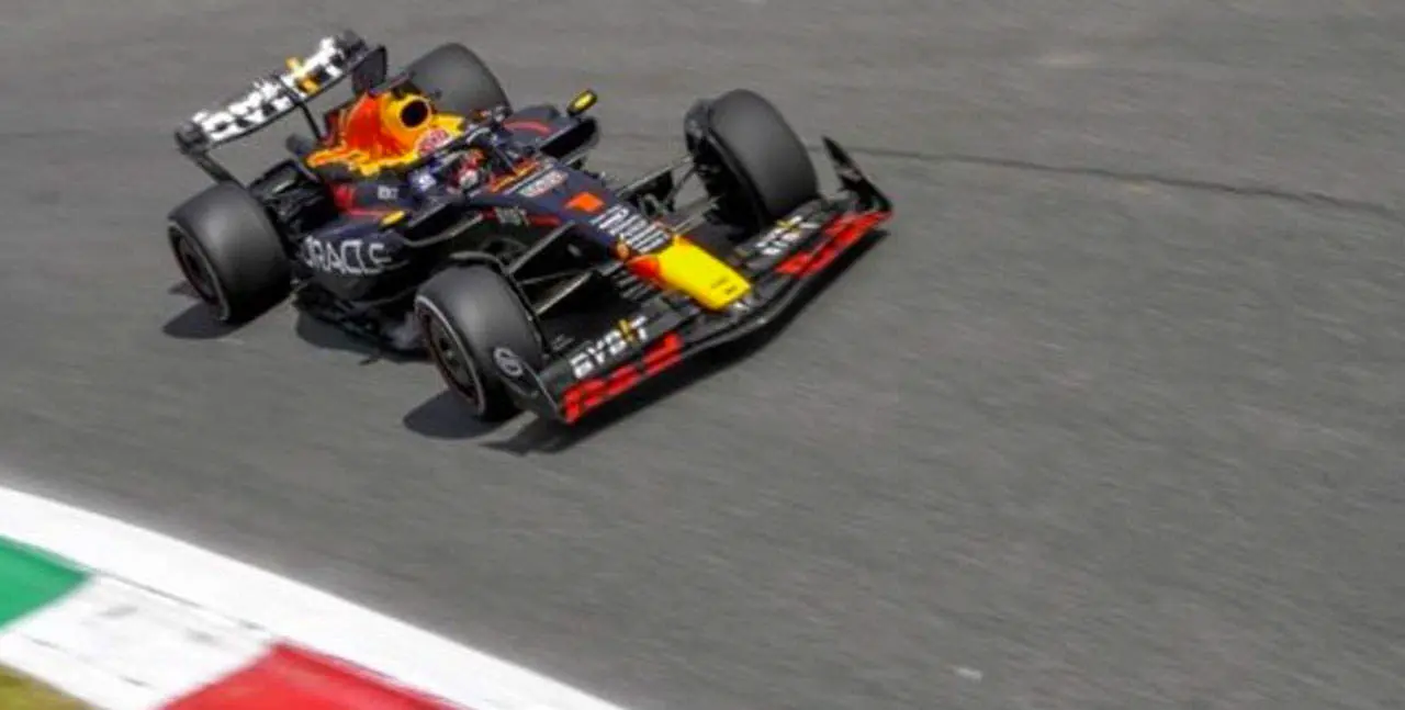 Max Verstappen lidera P1 en Gran Premio de Italia; Checo finalizó tercero 