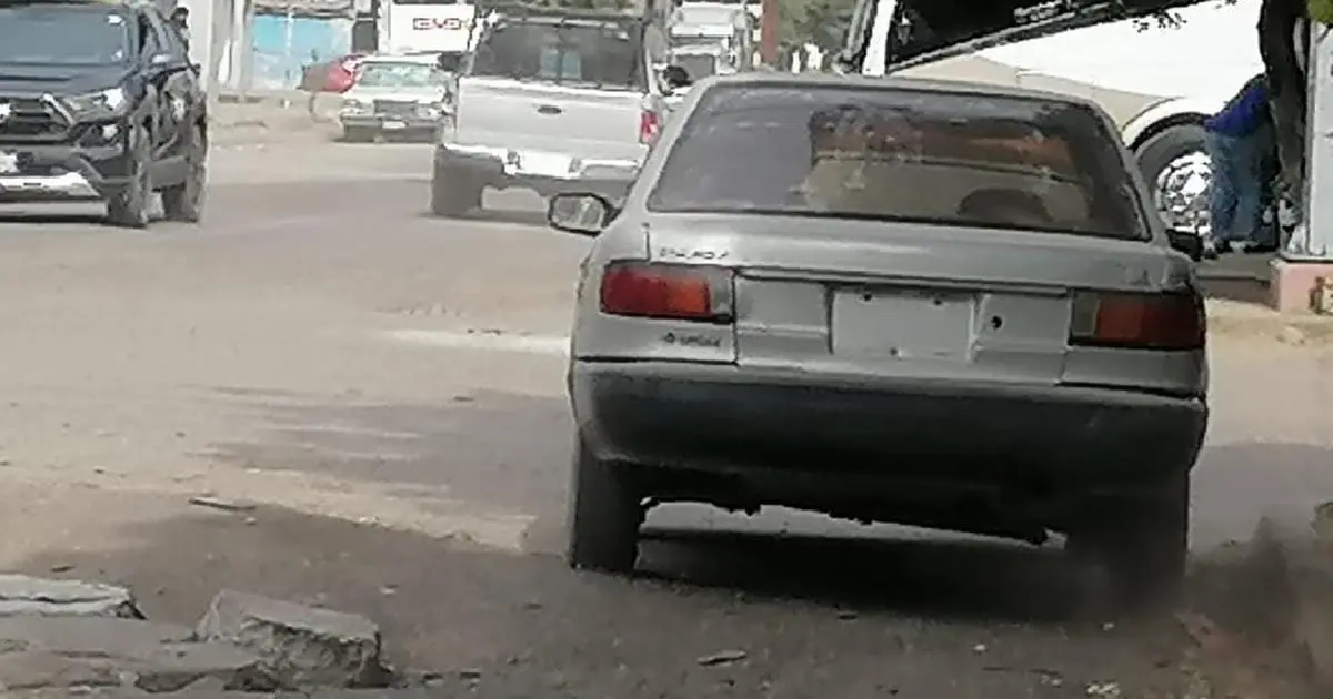 Baches y socavones cobran factura a taxistas en Navojoa
