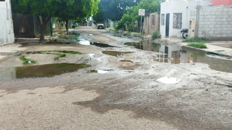 Fraccionamiento Herradura afectado por aguas negras (Foto:John Castellón/EXPRESO)