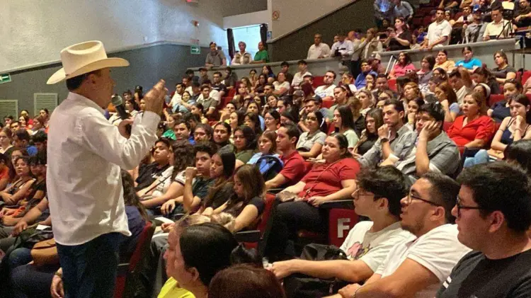 Alfonso Durazo Montaño destacó que en Sonora hay 13 mil 200 beneficiarios. (Foto: Especial/EXPRESO)