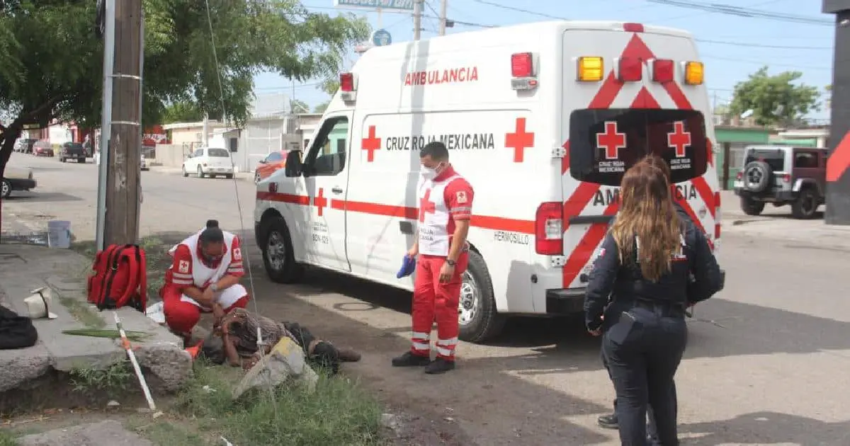 Atienden a un hombre con intenso dolor en una pierna en Emiliano Zapata