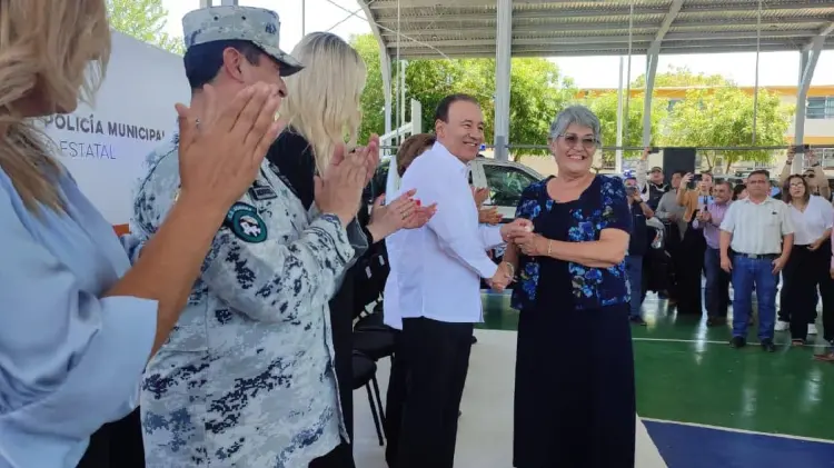 Gobernador de Sonora entregó patrullas y armamento a PESP (Foto:Especial/EXPRESO)