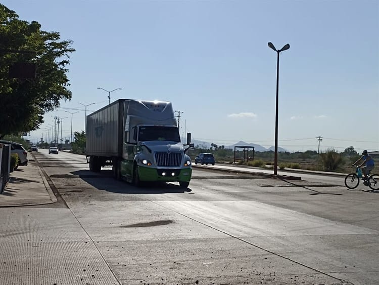 Colocan reductores de velocidad en el Crucero de la Muerte en Navojoa