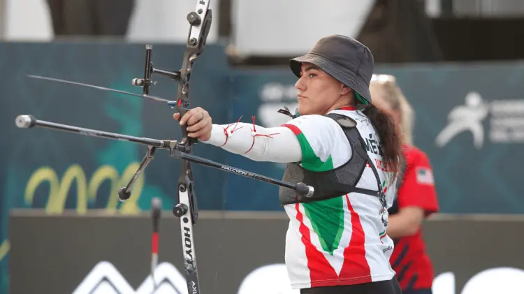 Alejandra Valencia encabeza al equipo mexicano. (Foto: Jesús Ballesteros/EXPRESO)