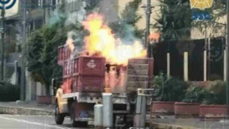 Se quema camión repartidor de gas LP en CDMX (Foto:Especial/EXPRESO)