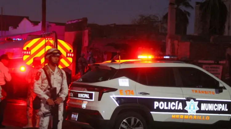 Se tuvo el apoyo de una unidad cisterna con capacidad de 20 mil litros (Foto: Cristian Ruiz/EXPRESO)