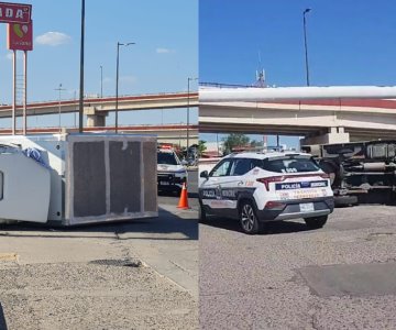 Impacta contra portería de contención y vuelca a la entrada de una plaza