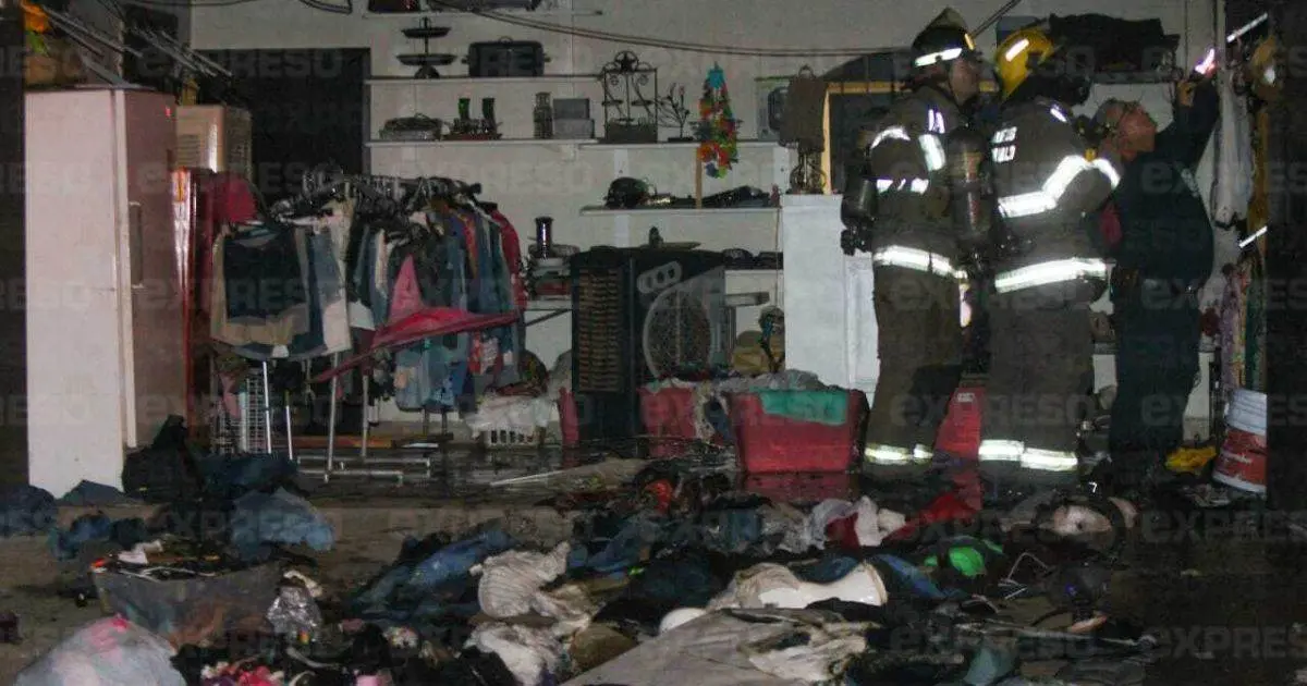 Sofocan incendio en bazar de ropa al poniente de Hermosillo
