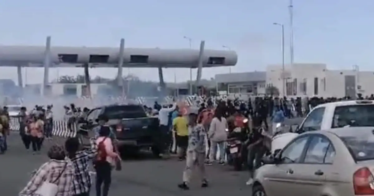 Con gas lacrimógeno y disparos desalojan a pobladores por exigir agua