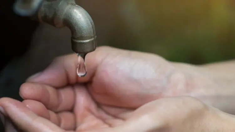 Malos trabajos de constructora deja sin agua a vecinos y comerciantes (Foto:Especial/EXPRESO)