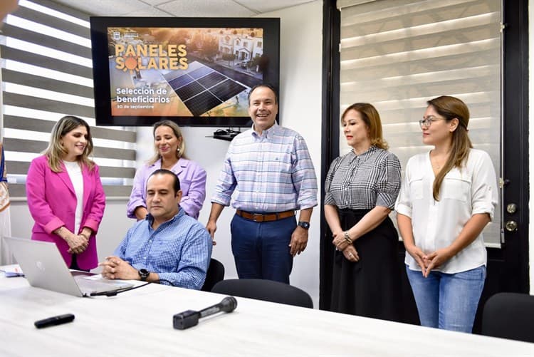 Son 10 hermosillenses los ganadores de kits de paneles solares para su casa