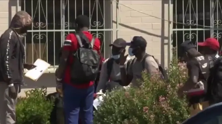 Migrantes africanos deportados se quedan en Nogales, Arizona (Foto:Especial/EXPRESO)