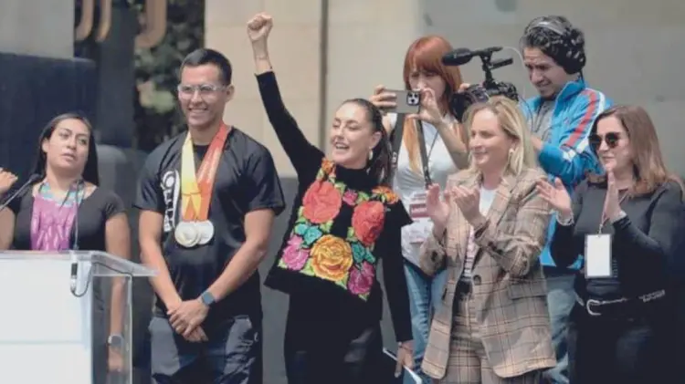 Llega Claudia Sheinbaum de su gira por Sonora (Foto:Especial/EXPRESO)