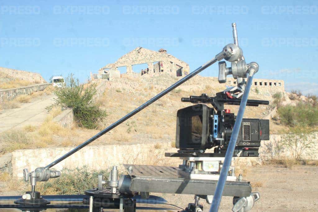 Carin León y Grupo Frontera graban video en el Casino del Diablo