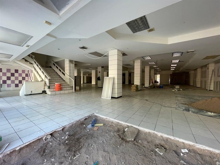 Llegada de Mall Chino al Centro divide opiniones de comerciantes locales