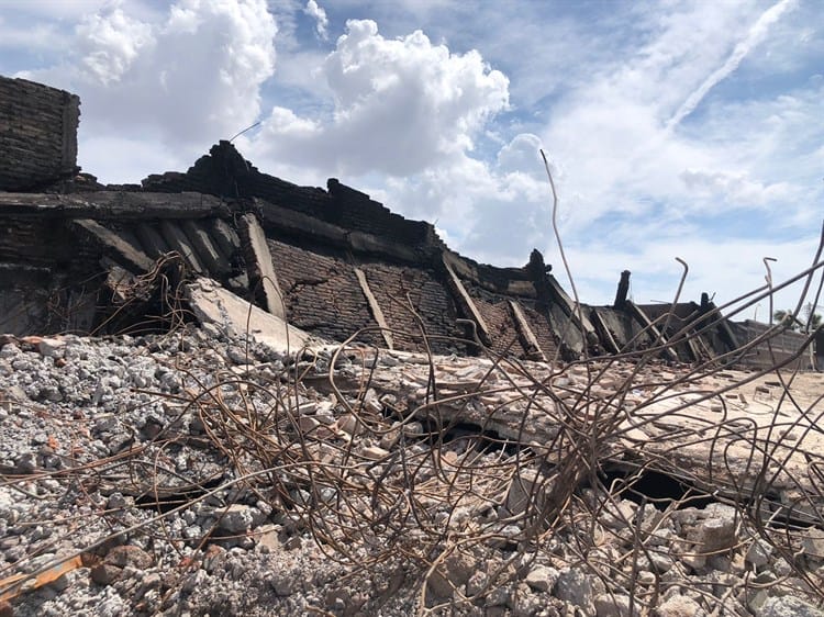 Al menos 3 personas con quemaduras en incendio de bodega, reportan vecinos