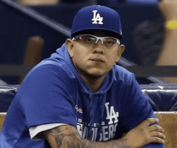 Julio Urías recibe libertad condicional de 36 meses por violencia doméstica