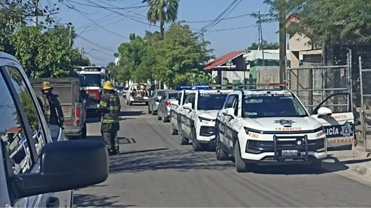 Policía Municipal, Bomberos y Guardia Nacional acudieron al llamado. (Foto: Tadeo Cruz)