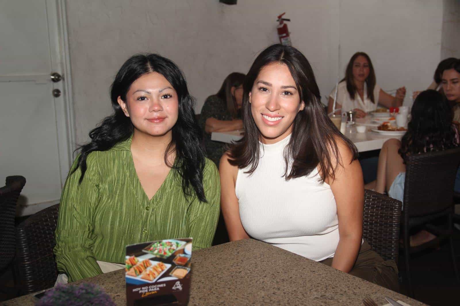 Comparten un rato especial en El Café 57