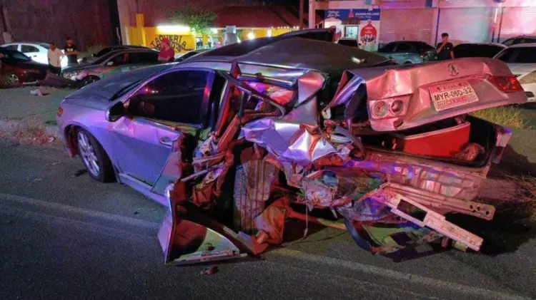 El vehículo fue impactado sobre el bulevar Vildósola. (Foto: Tomada de redes)