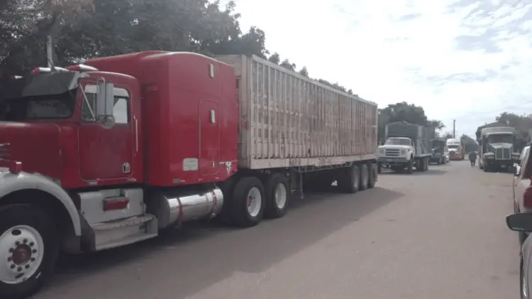 Los productores no pueden liberar pagos a los transportistas. (Foto: Cortesía)