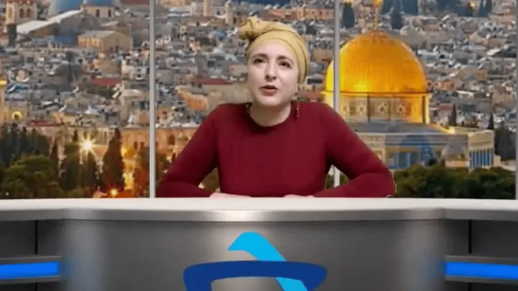 Netzaj Mendoza reporta los incidentes tras la agresión del grupo terrorista. (Foto: Cortesía)